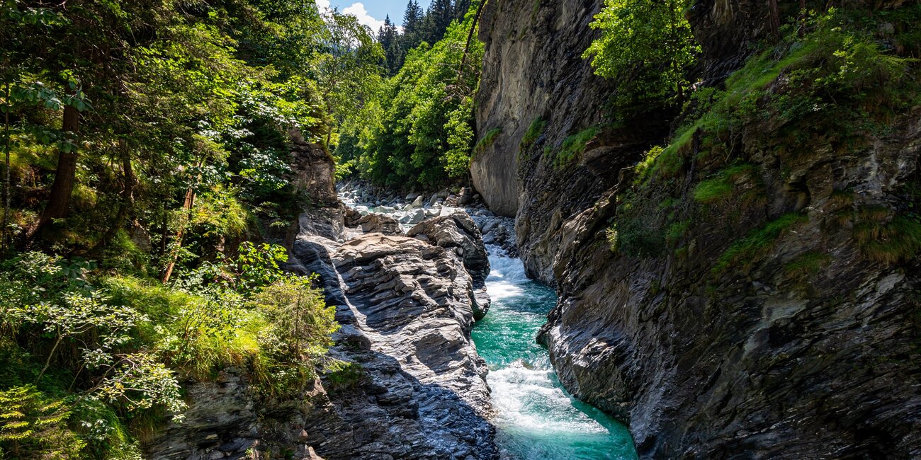 Canyoning in der Schweiz: Was dich erwartet und wie du dich vorbereitest Canyoning in der Schweiz: Was dich erwartet und wie du dich vorbereitest –